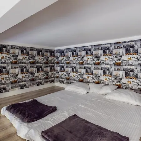 Aparthotel Place *