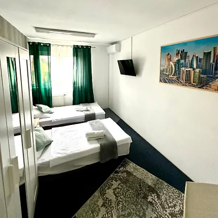 Place Aparthotel *